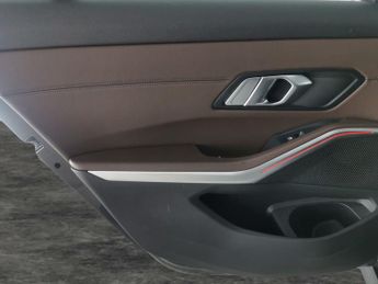 BMW 3 Series 2.0 330e 12kWh M Sport Touring Plug-in xDrive (292 ps) - LEATHER
