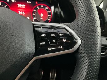 Volkswagen Golf 2.0 TDI GTD DSG (200 ps) - LED - HEATED STEERING - BLUETOOTH