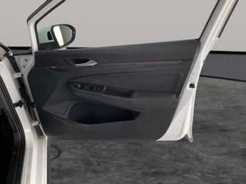 Volkswagen Golf 2.0 TDI GTD DSG (200 ps) - LED - HEATED STEERING - BLUETOOTH