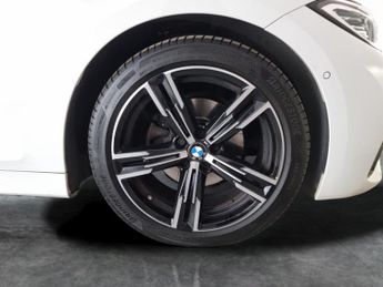 BMW 4 Series 2.0 420i M Sport Coupe (184 ps) - AUTO PARK - REVERSE CAM - LEAT