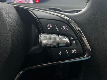 Skoda Enyaq 82kWh 80 (204 ps) - HEATED STEERING - PARKING PACKAGE - DRIVE PA