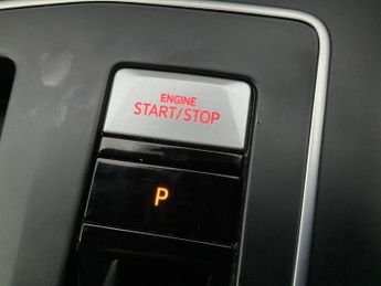 Volkswagen Golf 2.0 TDI GTD DSG (200 ps) - LED - HEATED STEERING - BLUETOOTH