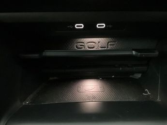 Volkswagen Golf 2.0 TDI GTD DSG (200 ps) - LED - HEATED STEERING - BLUETOOTH