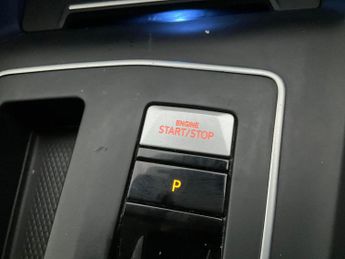 Volkswagen Golf 2.0 TSI GTI DSG (245 ps) - NAV - CARPLAY - KEYLESS ENTRY