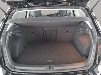 Volkswagen E-golf 35.8kWh e-Golf (136 ps) - LED - BLUETOOTH - PARK SENSORS
