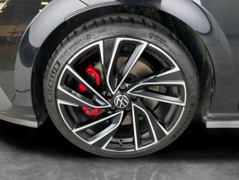 Volkswagen Golf 2.0 TSI GTI DSG (245 ps) - NAV - CARPLAY - KEYLESS ENTRY