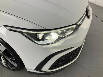 Volkswagen Golf 2.0 TDI GTD DSG (200 ps) - LED - HEATED STEERING - BLUETOOTH