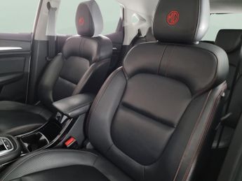 MG MG ZS 1.0 T-GDI Exclusive (111 ps) - 2+1 REAR SEAT SYSTEM - NAV - HEAT