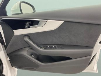 Audi A4 2.0 TFSI 35 S line S Tronic (150 ps) - REVERSE CAM - HEATED SEAT