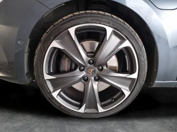 Cupra Leon 1.4 eHybrid 12.8kWh VZ2 Plug-in DSG (245 ps) - LED - REVERSE CAM
