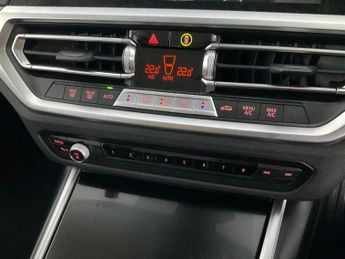 BMW 3 Series 2.0 330e 12kWh SE Pro Plug-in (292 ps) - AUTO PARK - REVERSE CAM