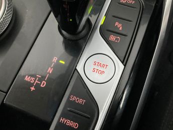 BMW 3 Series 2.0 330e 12kWh SE Pro Plug-in (292 ps) - AUTO PARK - REVERSE CAM