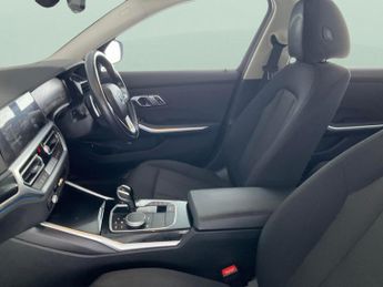 BMW 3 Series 2.0 330e 12kWh SE Pro Plug-in (292 ps) - AUTO PARK - REVERSE CAM