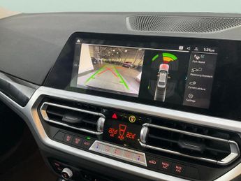 BMW 3 Series 2.0 330e 12kWh SE Pro Plug-in (292 ps) - AUTO PARK - REVERSE CAM