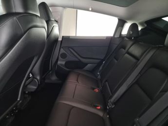 Tesla Model Y (Dual Motor) Long Range 4WDE (384 bhp) - NAV - LEATHER - HEATED 
