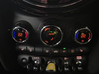 Mini Electric Hatch Cooper SE 32.6kWh Level 2 (184 ps) - HEATED SEATS - INTERIOR LIG