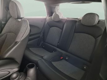 Mini Electric Hatch Cooper SE 32.6kWh Level 2 (184 ps) - HEATED SEATS - INTERIOR LIG