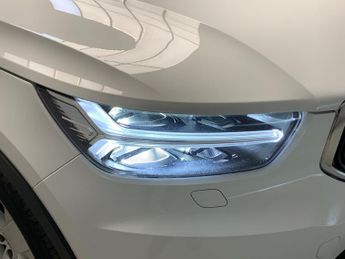Volvo XC40 2.0 D3 Momentum Pro AWD (150 ps) - AUTO PARK - LED - HEATED SEAT