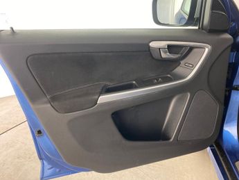 Volvo XC60 2.0 D4 R-Design Nav (190 ps) - SENSUS SAT NAV - BLUETOOTH - CRUI