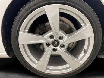 Audi A4 2.0 TFSI 35 S line S Tronic (150 ps) - REVERSE CAM - HEATED SEAT