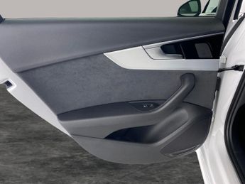 Audi A4 2.0 TFSI 35 S line S Tronic (150 ps) - REVERSE CAM - HEATED SEAT