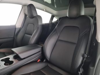 Tesla Model Y (Dual Motor) Long Range 4WDE (384 bhp) - NAV - LEATHER - HEATED 