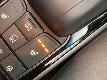 Hyundai Ioniq 38.3kWh Premium (136 ps) - REVERSE CAM - NAV - HEATED SEATS