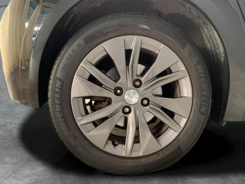 Peugeot E-208 50kWh Allure (136 ps) - ACTIVE LANE ASSIST - LED - NAV