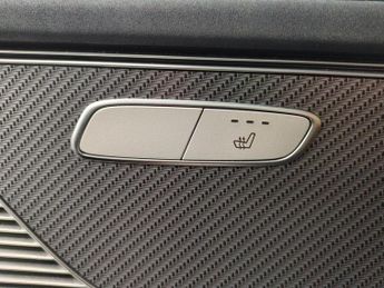 Mercedes-Benz EQC EQC 400 80kWh AMG Line 4MATIC (408 ps) - HEATED LEATHER - MIRROR