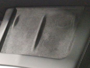 Tesla Model Y (Dual Motor) Long Range 4WDE (384 bhp) - NAV - LEATHER - HEATED 