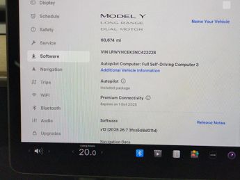 Tesla Model Y (Dual Motor) Long Range 4WDE (384 bhp) - NAV - LEATHER - HEATED 