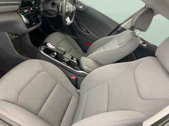 Hyundai Ioniq 38.3kWh Premium (136 ps) - REVERSE CAM - NAV - HEATED SEATS