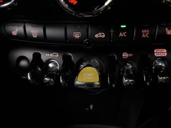 Mini Electric Hatch Cooper SE 32.6kWh Level 2 (184 ps) - HEATED SEATS - INTERIOR LIG