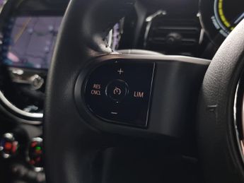 Mini Electric Hatch Cooper SE 32.6kWh Level 2 (184 ps) - HEATED SEATS - INTERIOR LIG