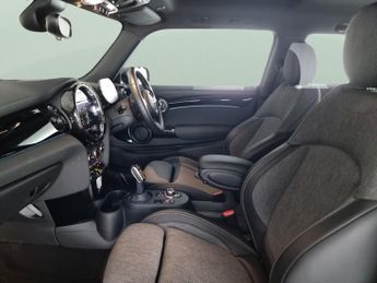 Mini Electric Hatch Cooper SE 32.6kWh Level 2 (184 ps) - HEATED SEATS - INTERIOR LIG