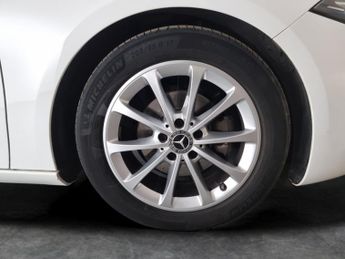 Mercedes-Benz A Class 1.3 A180 Sport 7G-DCT (136 ps) - HEATED LEATHER