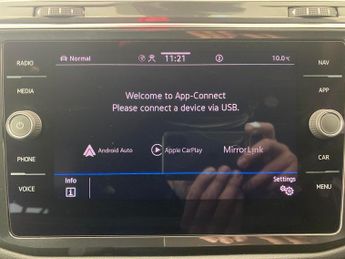 Volkswagen Tiguan 1.5 TSI R-Line DSG (150 ps) - KEYLESS ENTRY - PARK ASSIST - HEAT