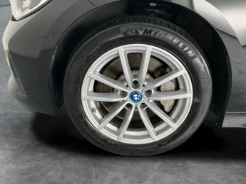BMW 3 Series 2.0 330e 12kWh SE Pro Plug-in (292 ps) - AUTO PARK - REVERSE CAM