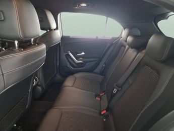 Mercedes-Benz A Class 1.3 A180 Sport 7G-DCT (136 ps) - HEATED LEATHER