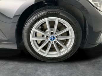 BMW 3 Series 2.0 330e 12kWh SE Pro Plug-in (292 ps) - AUTO PARK - REVERSE CAM