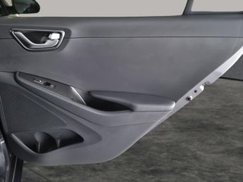 Hyundai Ioniq 1.6 h-GDi 8.9kWh Premium SE Plug-in DCT (141 ps) - LED - REVERSE
