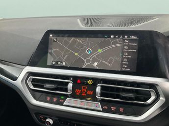 BMW 3 Series 2.0 330e 12kWh SE Pro Plug-in (292 ps) - AUTO PARK - REVERSE CAM