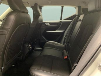 Volvo XC40 2.0 D3 Momentum Pro AWD (150 ps) - AUTO PARK - LED - HEATED SEAT