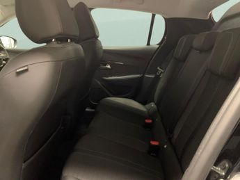 Peugeot E-208 50kWh Allure (136 ps) - ACTIVE LANE ASSIST - LED - NAV