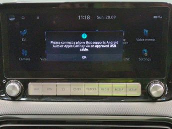 Hyundai Kona 64kWh Premium (10.5kW Charger) (204 ps) - HEATED SEATS - HEATED 