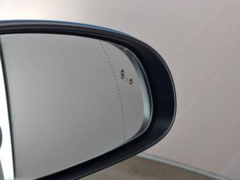 Hyundai Kona 64kWh Premium (10.5kW Charger) (204 ps) - HEATED SEATS - HEATED 
