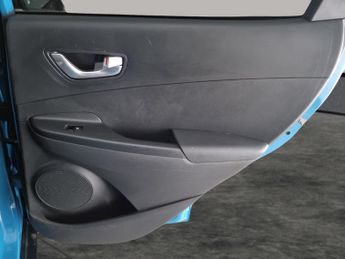 Hyundai Kona 64kWh Premium (10.5kW Charger) (204 ps) - HEATED SEATS - HEATED 