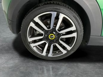 Mini Electric Hatch Cooper SE 32.6kWh Level 2 (184 ps) - 17IN ALLOYS - LED - REVERSE