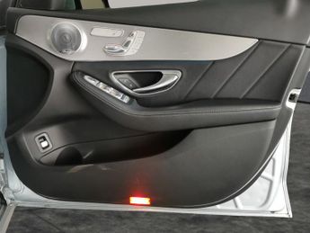 Mercedes-Benz C Class 2.0 C350e 6.4kWh AMG Line (Premium Plus) Plug-in G-Tronic+ (293 