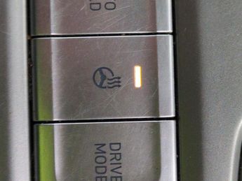 Hyundai Kona 64kWh Premium (10.5kW Charger) (204 ps) - HEATED SEATS - HEATED 